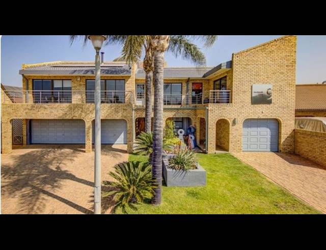 6 BEDROOM HOUSE FOR SALE IN GLEN MARAIS